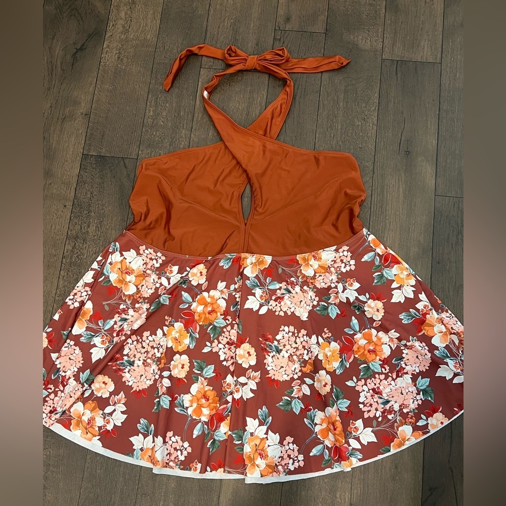 4x swimsuit, two pieces!